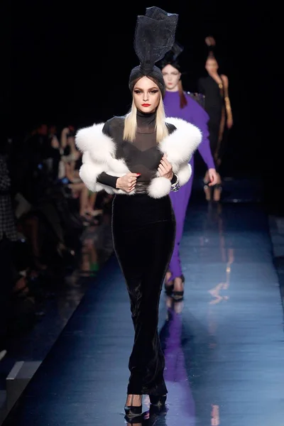 Look 40